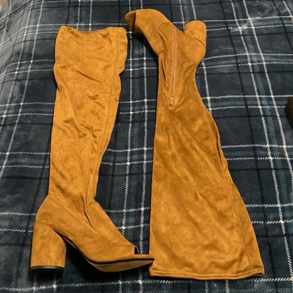 Knee High suede Boot Heels with peep toe - Picture 4 of 4